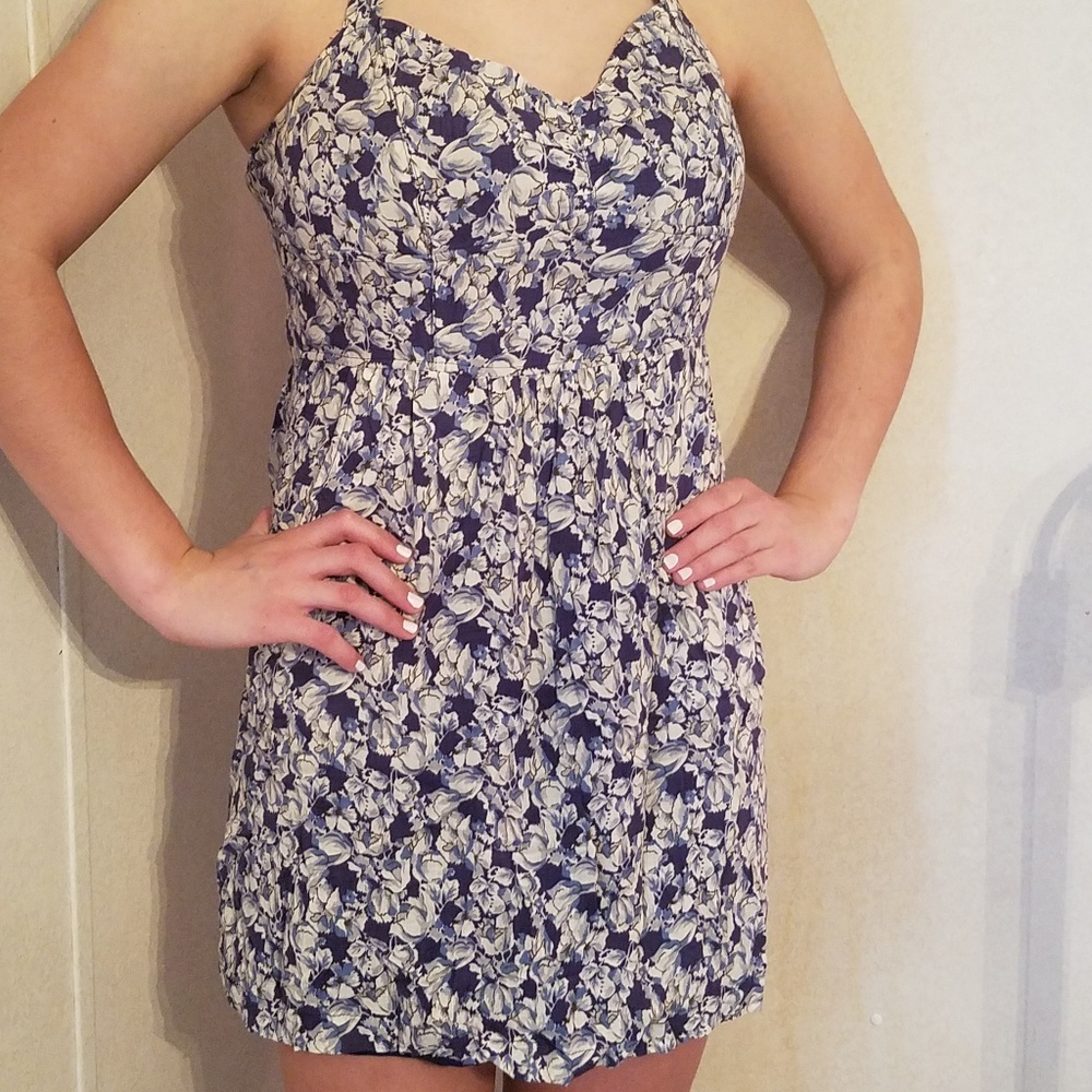 reposh floral dress with pockets